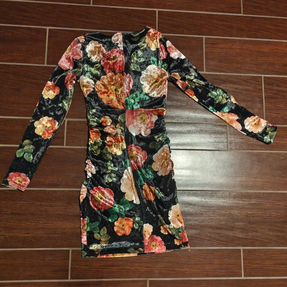 Guess long sleeve velvet dress.